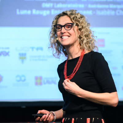 Mériane Labrie, Madame Labriski, en pleine conférence sur l'entreprenariat La visionnaire